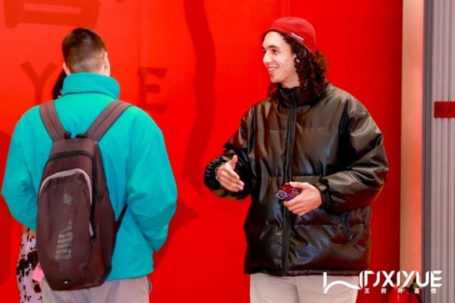 维多利亚老品牌vic(集团)官方网站