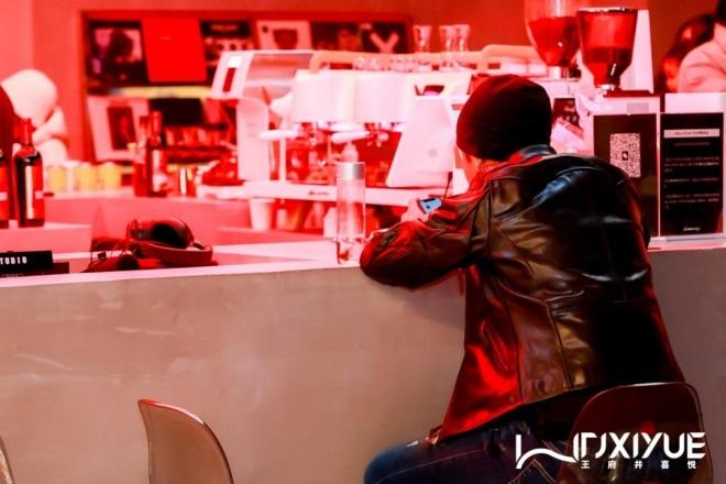 维多利亚老品牌vic(集团)官方网站