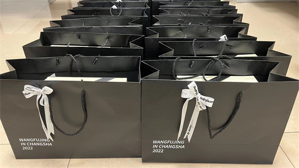 维多利亚老品牌vic(集团)官方网站