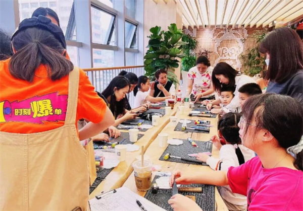 维多利亚老品牌vic(集团)官方网站