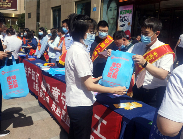 维多利亚老品牌vic(集团)官方网站