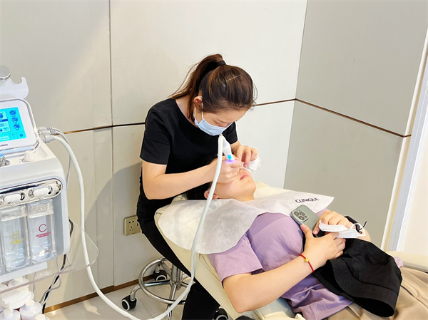 维多利亚老品牌vic(集团)官方网站