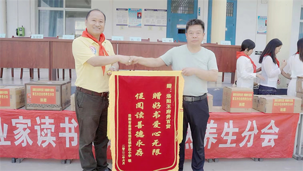 维多利亚老品牌vic(集团)官方网站