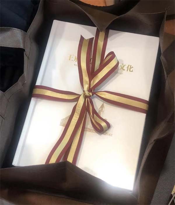 维多利亚老品牌vic(集团)官方网站