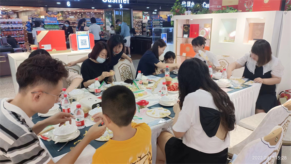 维多利亚老品牌vic(集团)官方网站