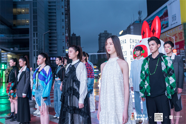 维多利亚老品牌vic(集团)官方网站