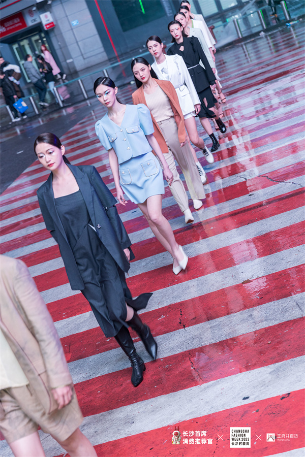 维多利亚老品牌vic(集团)官方网站